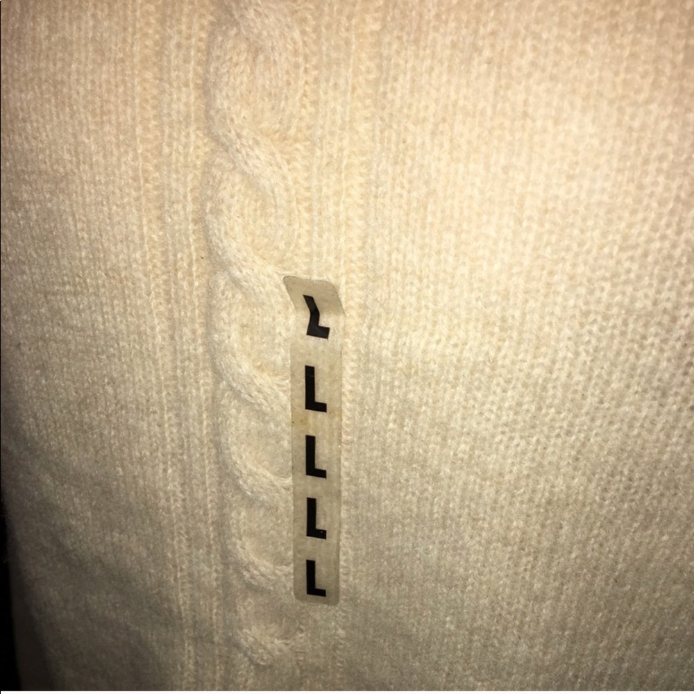 Sweater - Picture 4 of 4